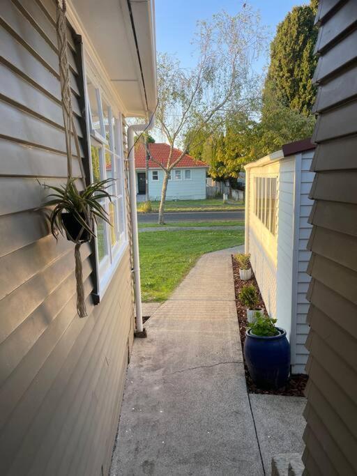 Watts, A Cosy Escape Villa Hamilton Exterior photo